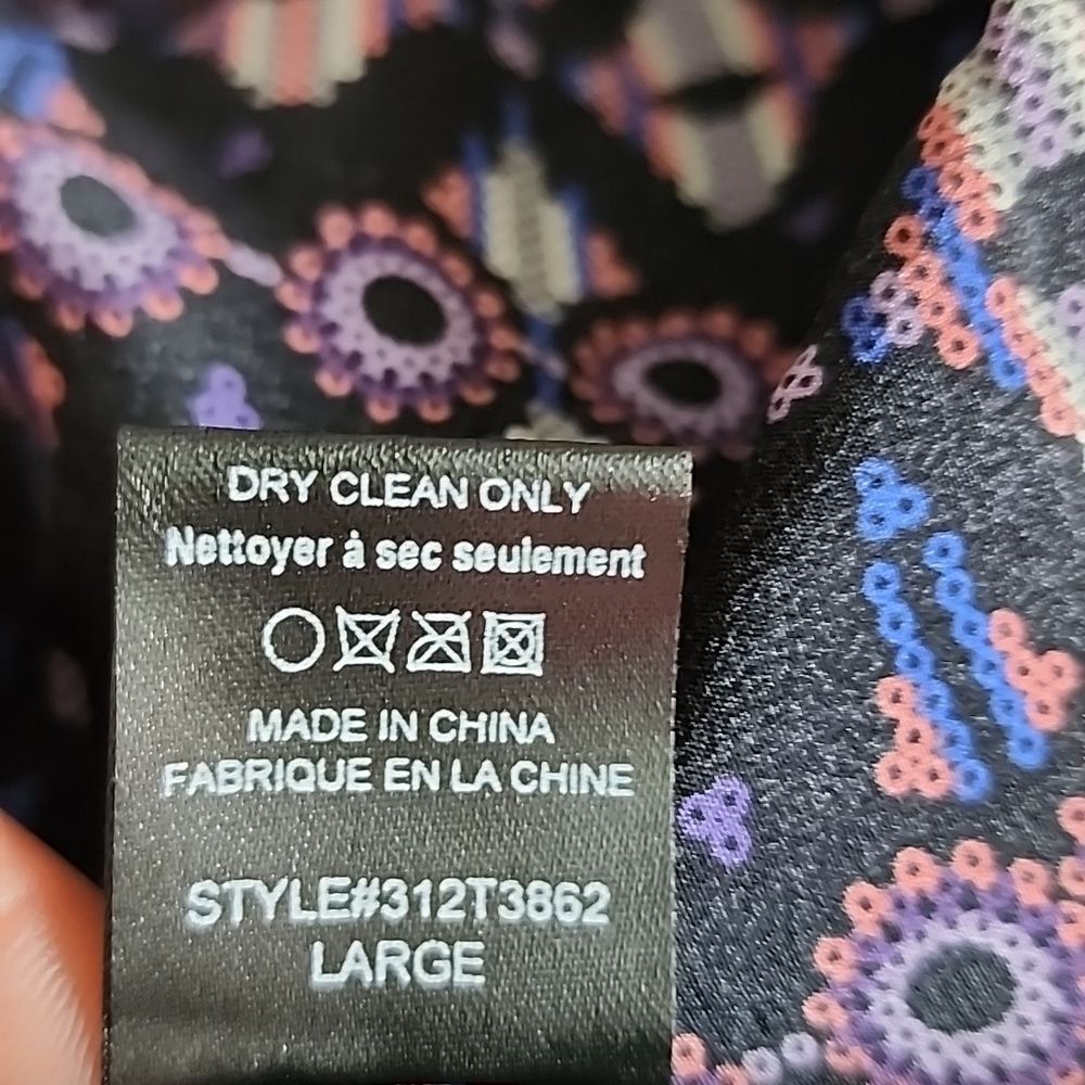 Greylin 100% Silk Geometric Sleeveless Button Down Blouse Ikat - Large - Picture 7 of 7